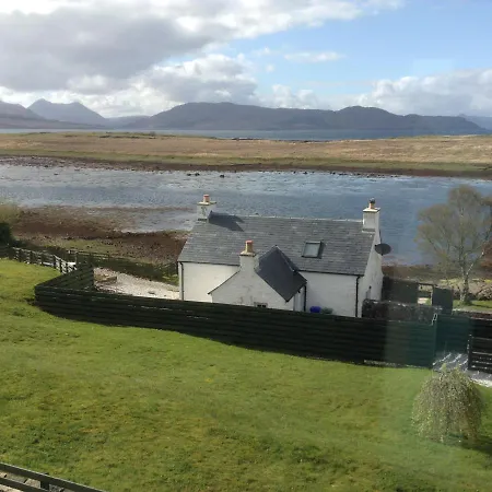 Tidal Cottage On The Shore Isle Of Skye Breakish Exterior photo
