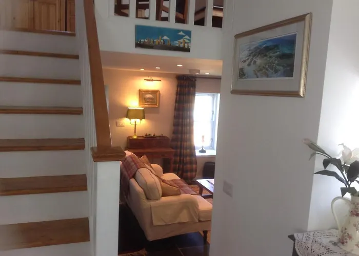 Tidal Cottage On The Shore Isle Of Skye