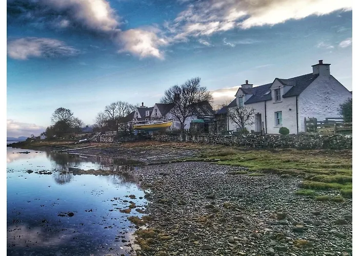 Tidal Cottage On The Shore Isle Of Skye